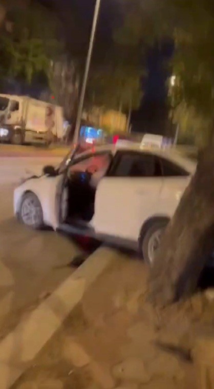 Sinir krizi geçirerek annesini ve babasını döven şahıs, ‘Dur' ihtarına uymayarak ortalığı savaş alanına çevirdi