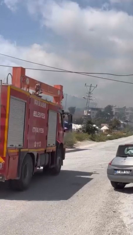 Hatay'da çıkan orman yangını büyümeden söndürüldü