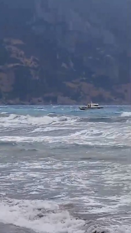 Serinlemek için denize giren 2 kardeşten biri öldü, diğeri yaşam mücadelesi veriyor