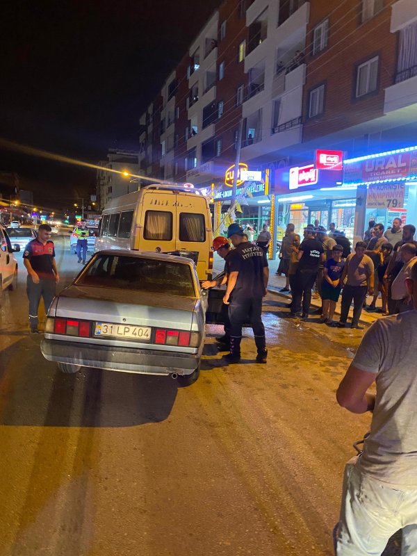 TOFAŞ'ın hurdaya döndüğü kazada 4 kişi yaralandı