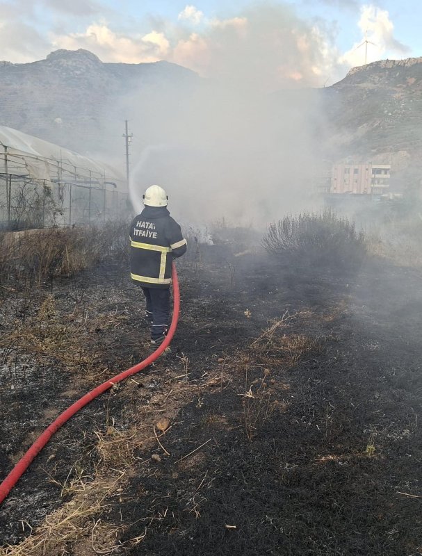 Samandağ’da bahçe yangını