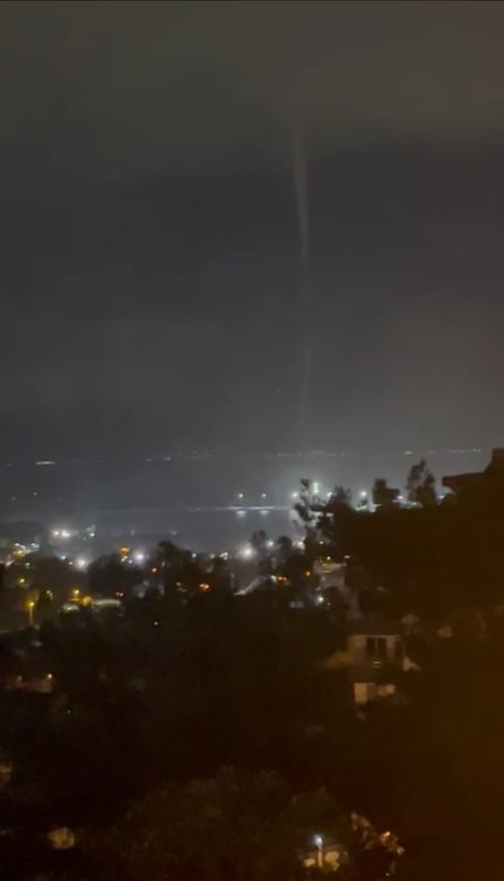 Hatay'da denizde çıkan hortum kameraya yansıdı