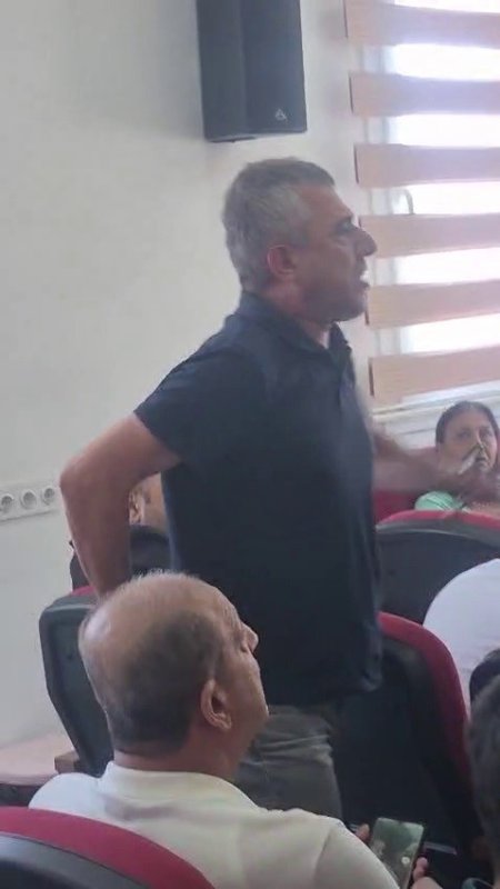 CHP'li meclis üyesinin TİP'li başkana ettiği küfür ortalığı savaş alanına çevirdi