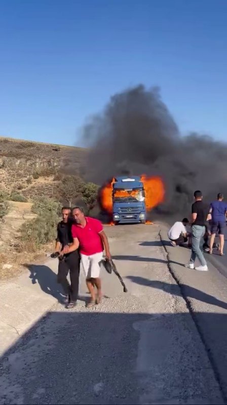 Ekmek teknesi yanan tır sürücüsü göz yaşlarına boğuldu