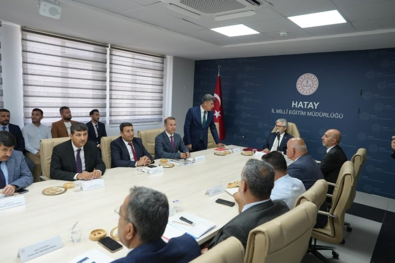 BAKAN YARDIMCISI YELKENCİ’DEN HATAY’DA EĞİTİM DEĞERLENDİRMESİ