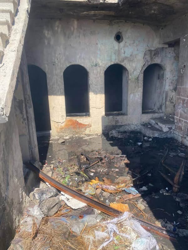 Antakya’da metruk bina yangını kontrol altına alındı (Fotoğraflı) İlayda Korkmaz HATAY (İHA) - Hatay’ın Antakya ilçesinde metruk binada çıkan yangın, ekiplerin hızlı müdahalesiyle büyümeden kontrol altına alındı. Yangın, Antakya ilçesi Dutdibi Mahallesi’nde meydana geldi. İhbar üzerine bölgeye ekipler sevk edildi. Ekiplerin hızlı müdahalesiyle yangın kısa sürede kontrol altına alındı. Yangının ardından bölgede soğutma çalışması gerçekleştirildi.