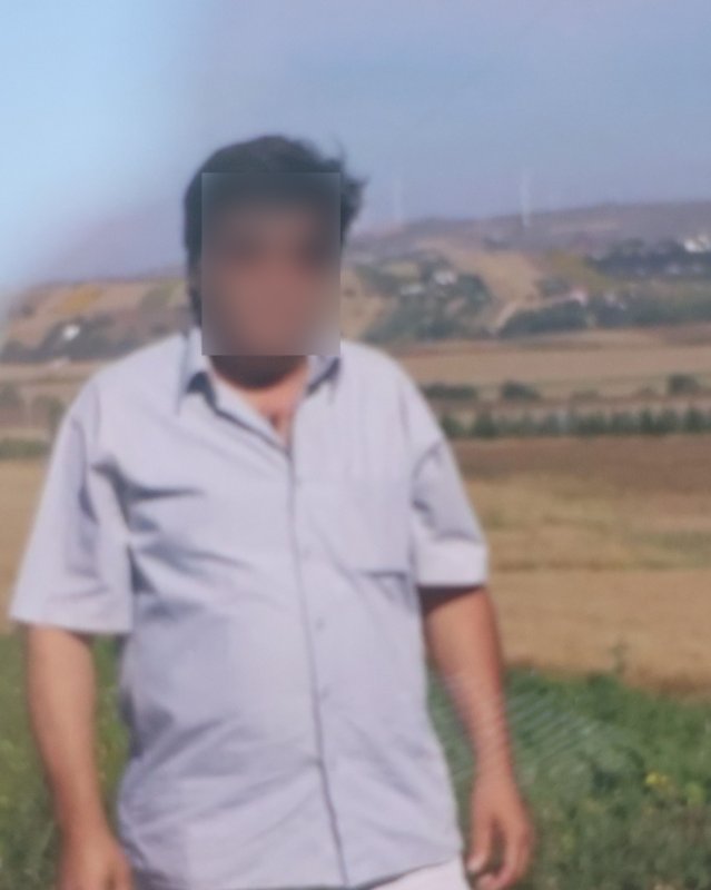 HATAY (İHA) - Hatay’da ayrılma aşamasında olduğu dinî nikahlı eşinin kaldığı konteyner kenti basan şahıs; eşi, öz kızı, üvey kızı ve bacanağını palayla yaraladıktan sonra baldızını kovaladı.