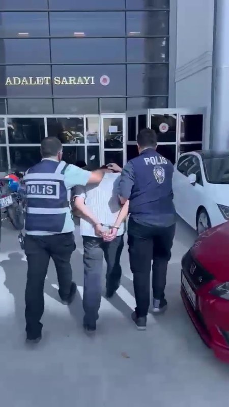 Alkolün etkisindeyken 4 kişiyi palayla yaralayarak ortalığı kan gölüne çeviren şahıs tutuklandı