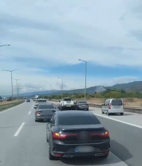 Otoyolda düğün konvoyu oluşturan sürücülere ceza yağdı