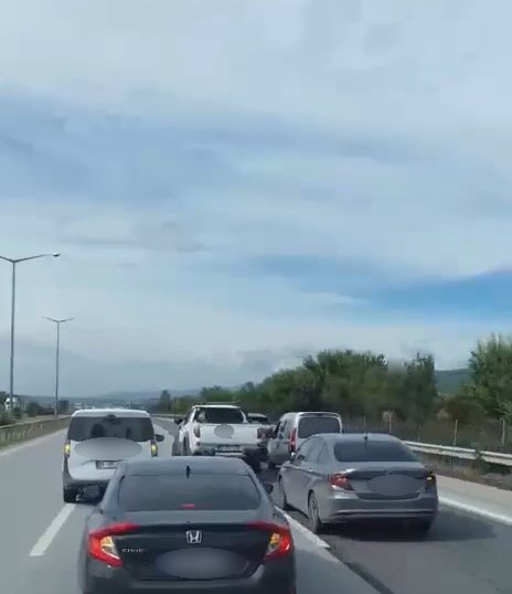 Otoyolda düğün konvoyu oluşturan sürücülere ceza yağdı