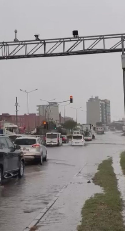 Hatay'da sağanak yağış etkili oldu