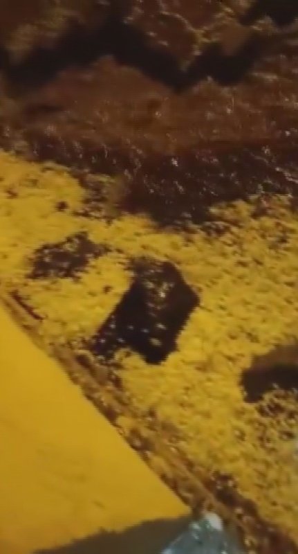 Hatay'da ceviz büyüklüğünde dolu yağdı, bazı araçlar hasar gördü