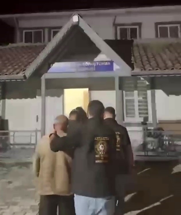 75 yaşındaki adamı seninle evleneceğim diyerek kandıran 30 yaşındaki kadın, altınları alıp baklava bahanesiyle kaçtı