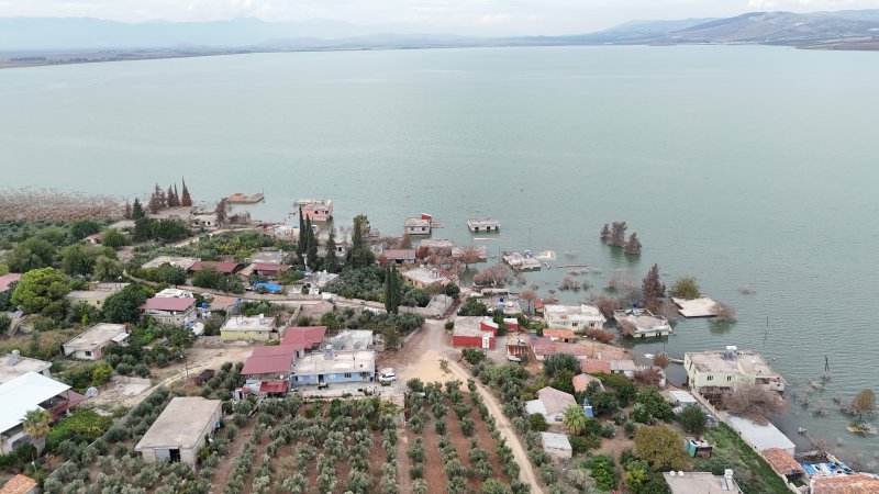 HATAY (İHA) - Hatay'da geçen yıl kuraklık nedeniyle su seviyesi düşen Reyhanlı Barajı, bu yıl etkili olan aşırı yağışlarla yeniden doldu.