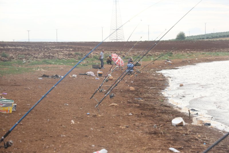 HATAY (İHA) - Hatay'da geçen yıl kuraklık nedeniyle su seviyesi düşen Reyhanlı Barajı, bu yıl etkili olan aşırı yağışlarla yeniden doldu.
