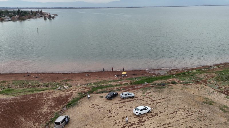 HATAY (İHA) - Hatay'da geçen yıl kuraklık nedeniyle su seviyesi düşen Reyhanlı Barajı, bu yıl etkili olan aşırı yağışlarla yeniden doldu.