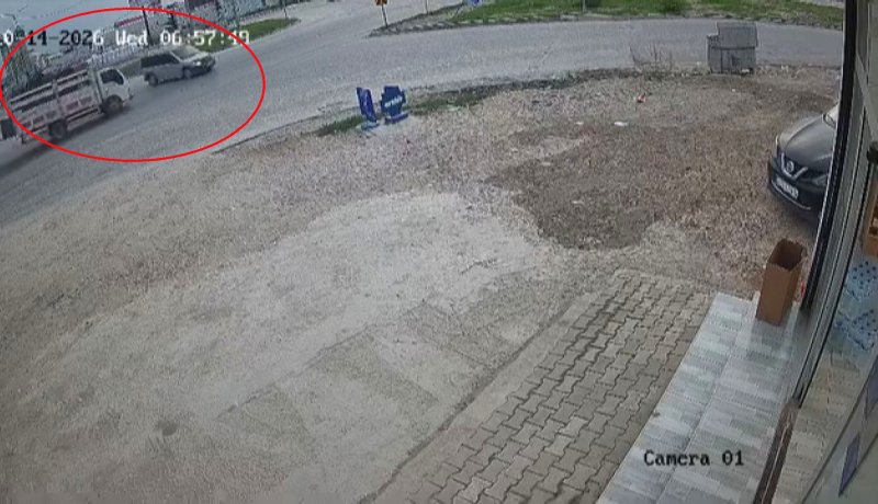 Hatay'da kamyonetle çarpışan hafif ticari araç sürücüsü yaralandı