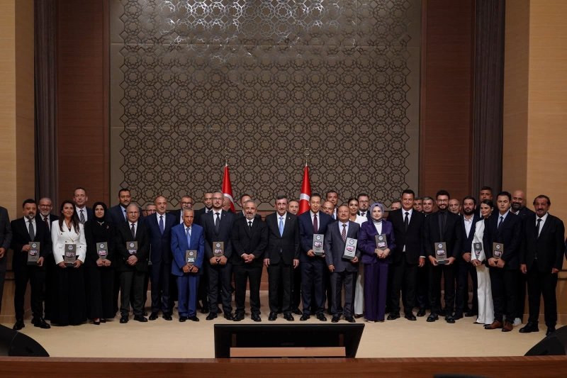 YAYMAN, 11. ANADOLU MEDYA ÖDÜLLERİ TÖRENİ’NE KATILDI