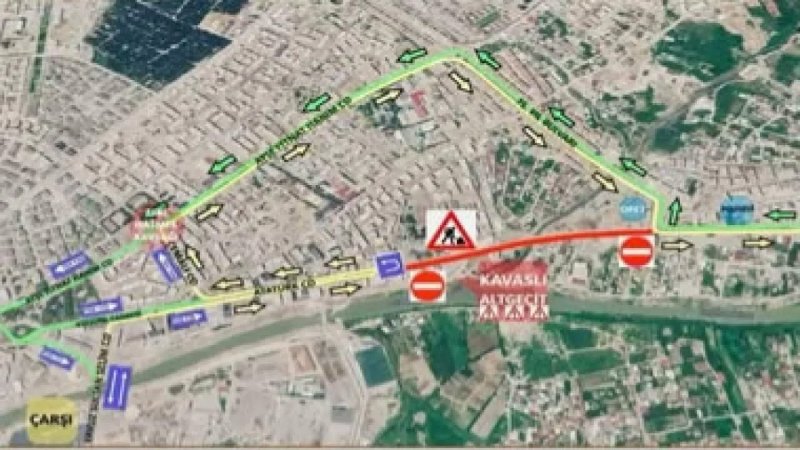 KAVASLI ALTGEÇİT TRAFİĞE KAPATILDI