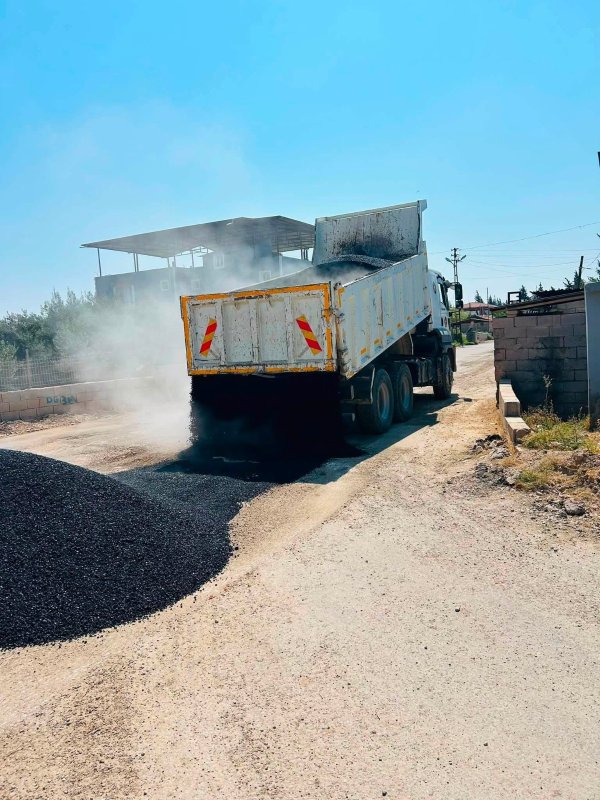 KUMLU’DA YOLLAR ONARILIYOR