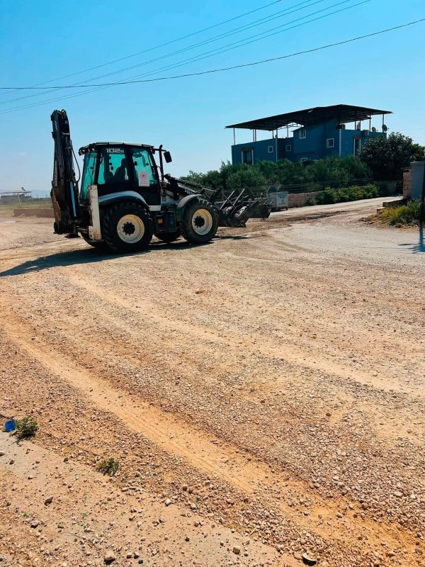 KUMLU’DA YOLLAR ONARILIYOR