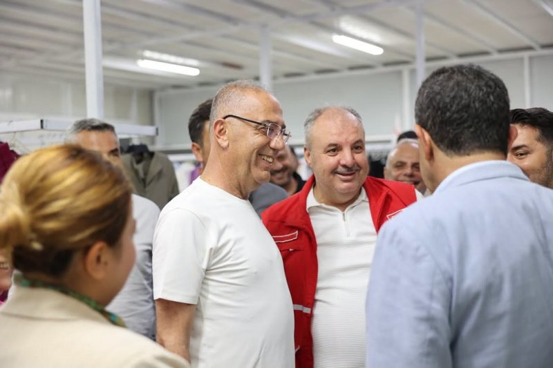 AK PARTİLİLERDEN KIZILAY ANTAKYA’YA ZİYARET