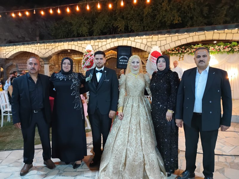 HATİCE VE M. TAHİR’İN MUTLULUĞUNA DOSTLARI ORTAK OLDU