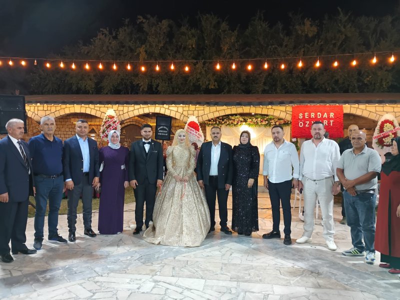 HATİCE VE M. TAHİR’İN MUTLULUĞUNA DOSTLARI ORTAK OLDU