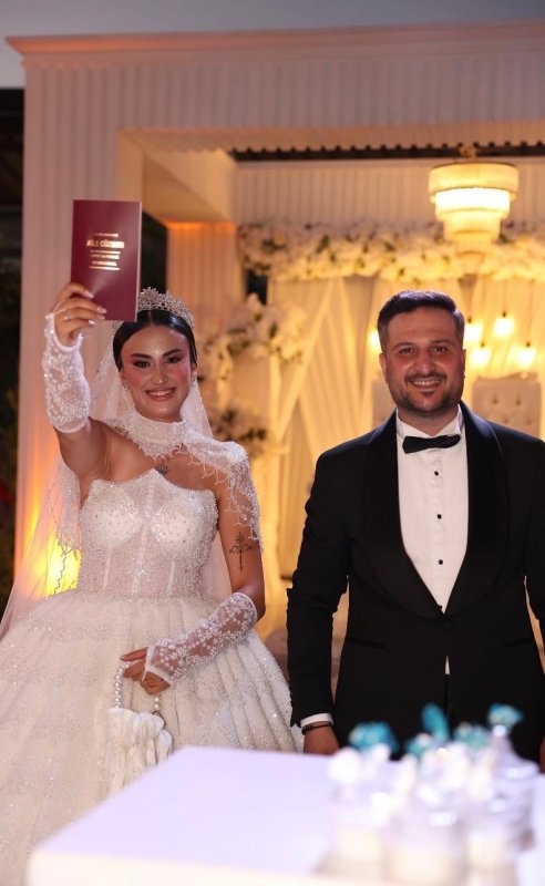 BAYRAMOĞLU VE BURÇ AİLELERİNİN MUTLU GÜNÜ GÖRKEMLİ DÜĞÜNLE ÇİFT DÜNYAEVİNE GİRDİ