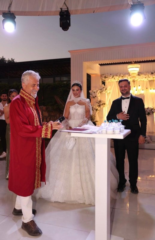 BAYRAMOĞLU VE BURÇ AİLELERİNİN MUTLU GÜNÜ GÖRKEMLİ DÜĞÜNLE ÇİFT DÜNYAEVİNE GİRDİ