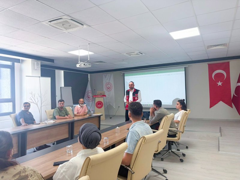 AEP KAPSAMINDA BİLİNÇLİ MEDYA KULLANIMI ANLATILDI