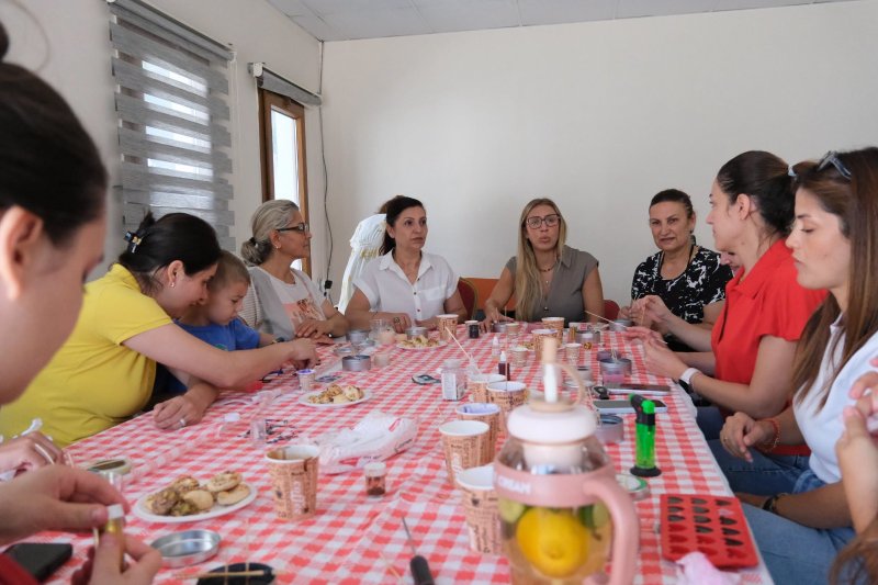 ANTAKYA’DA KADIN EMEĞİ MUM IŞIĞINDA BULUŞTU