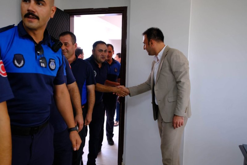 BAŞKAN ÖZGÜN, ZABITA PERSONELİNİ UNUTMADI