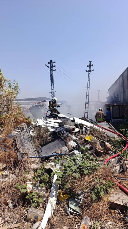 Antakya’da hurdalık alanda çıkan yangın söndürüldü 