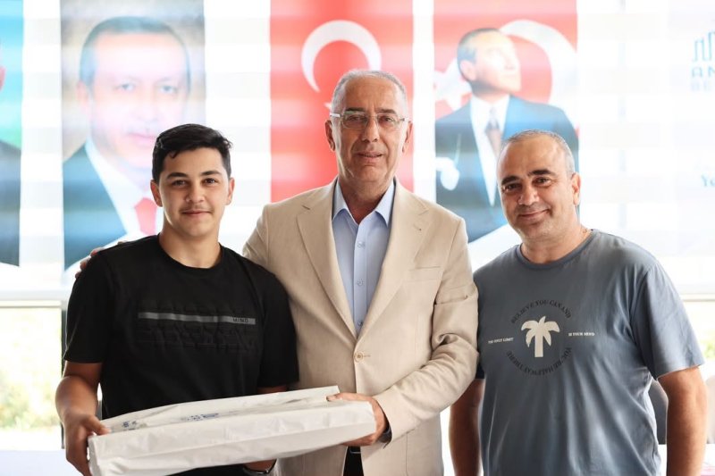 BAŞKAN YAPAR, BAŞARILI ÖĞRENCİLERLE BULUŞTU