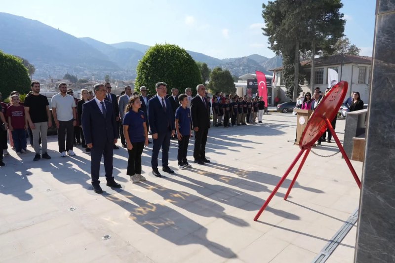 HATAY’DA YENİ EĞİTİM ÖĞRETİM YILI ÇELENK TÖRENİYLE BAŞLADI