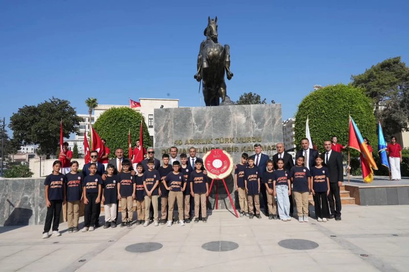 HATAY’DA YENİ EĞİTİM ÖĞRETİM YILI ÇELENK TÖRENİYLE BAŞLADI