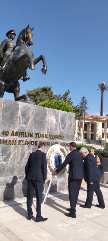 HATAY’DA AHİLİK HAFTASI İÇİN ÇELENK TÖRENİ DÜZENLENDİ