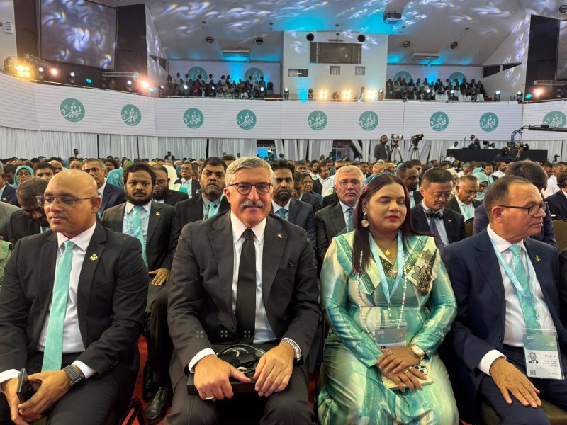YAYMAN MALDİVLER’DE AK PARTİ ADINA TEMASLARDA BULUNDU
