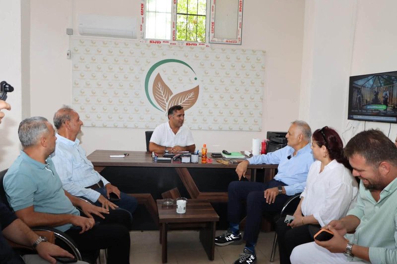 ÇİNÇİN YAYLADAĞI’NDA TÜTÜN ÜRETİCİLERİNİN TALEPLERİNİ DİNLEDİ