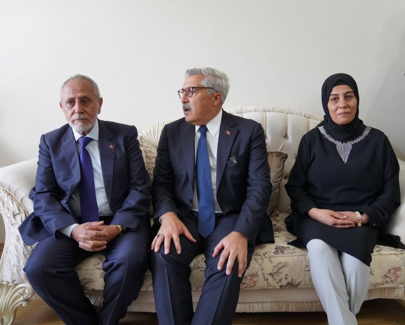 YAYMAN, ŞEHİT FIRAT KIZILKAYA’NIN AİLESİNİ ZİYARET ETTİ
