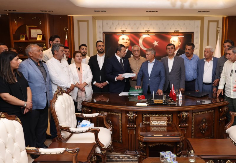 REYHANLI’DA AK TEŞKİLAT ŞAHLANDI  3 BİN 200 YENİ ÜYE KATILDI 