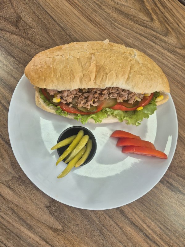 “NOOS KAFE’DE