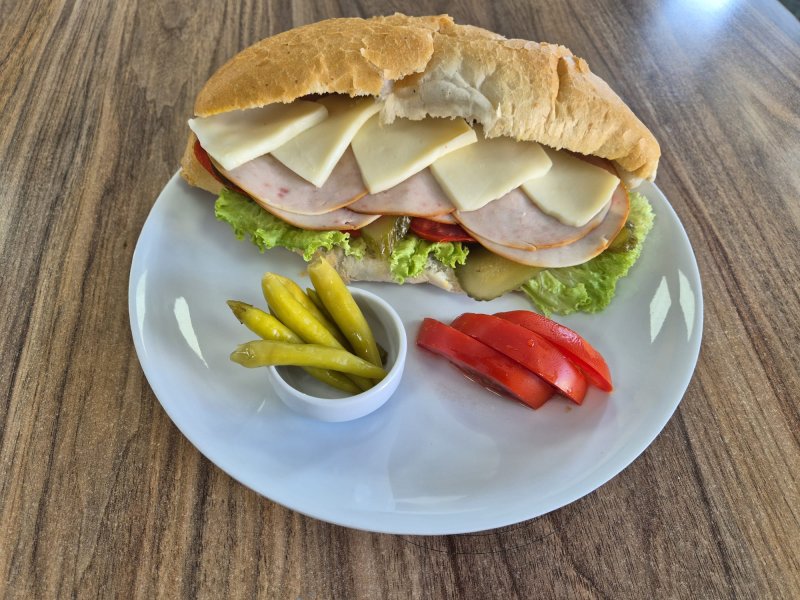 “NOOS KAFE’DE