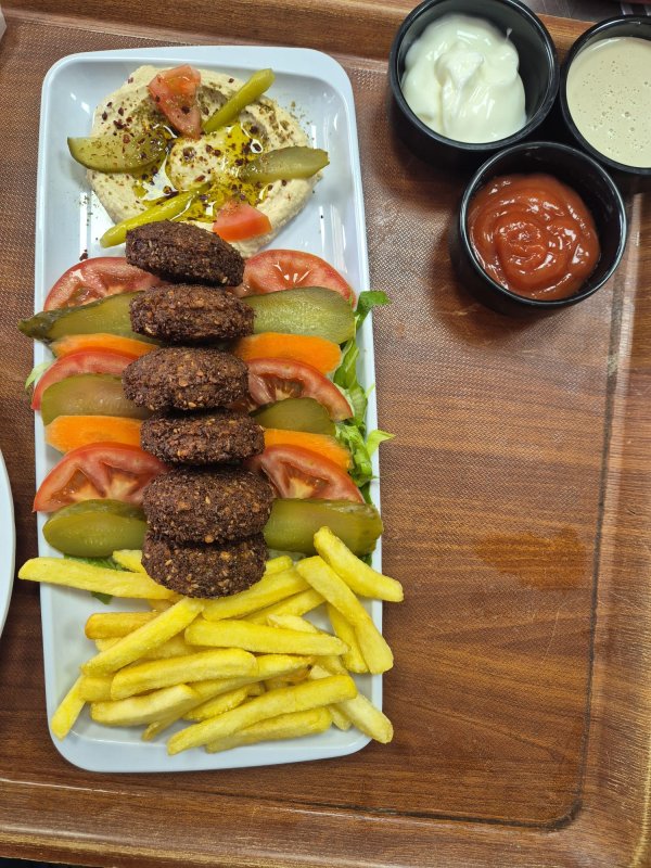 “NOOS KAFE’DE