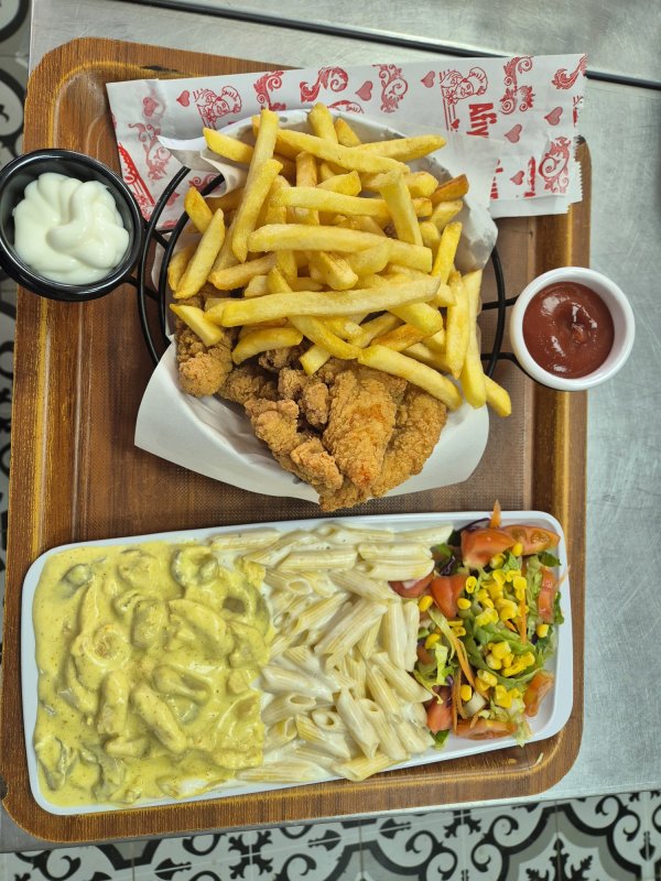 “NOOS KAFE’DE