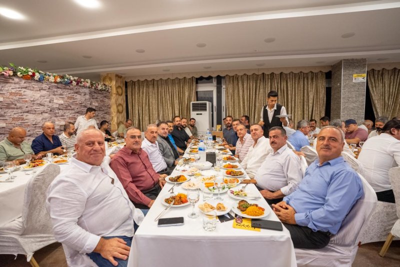 DABLAN’DAN SAMANDAĞ’DA GÖVDE GÖSTERİSİ İŞ DÜNYASIYLA BULUŞTU, PROJELERİNİ ANLATTI