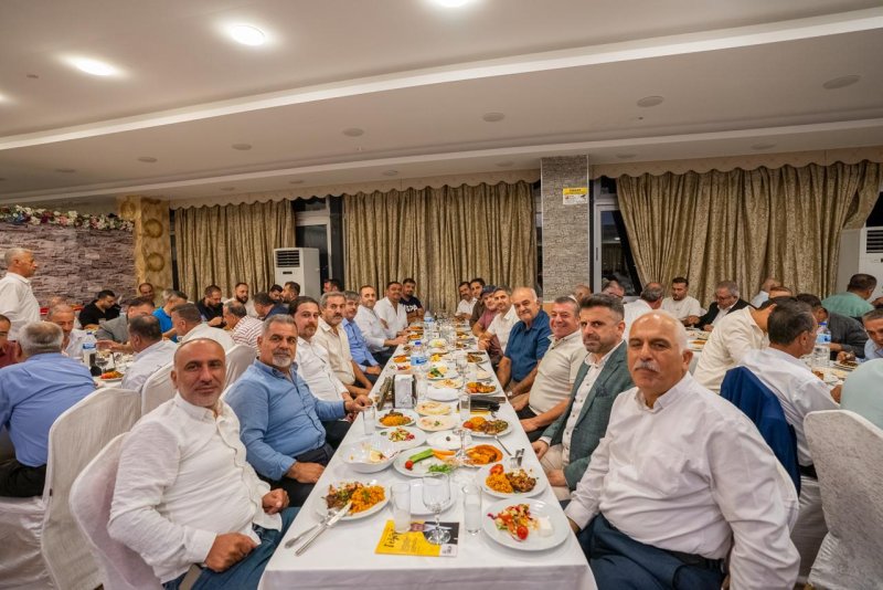 DABLAN’DAN SAMANDAĞ’DA GÖVDE GÖSTERİSİ İŞ DÜNYASIYLA BULUŞTU, PROJELERİNİ ANLATTI