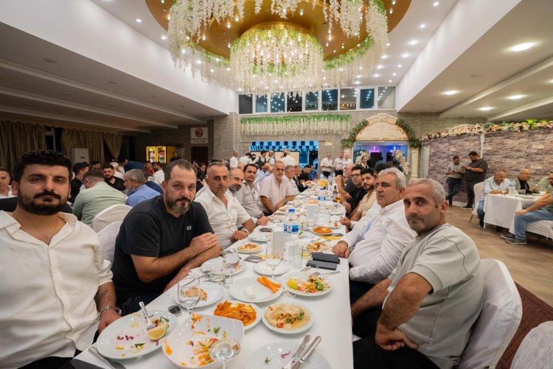 DABLAN’DAN SAMANDAĞ’DA GÖVDE GÖSTERİSİ İŞ DÜNYASIYLA BULUŞTU, PROJELERİNİ ANLATTI