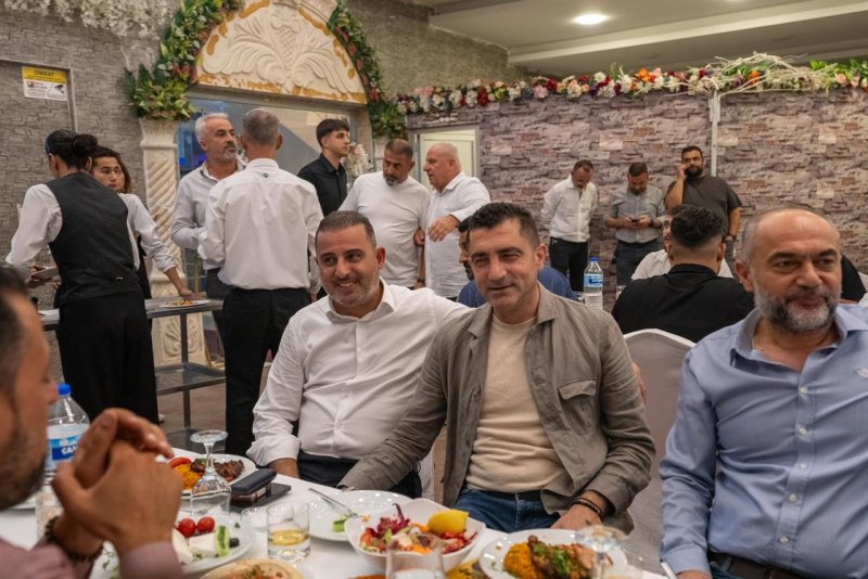 DABLAN’DAN SAMANDAĞ’DA GÖVDE GÖSTERİSİ İŞ DÜNYASIYLA BULUŞTU, PROJELERİNİ ANLATTI